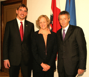 Anton von Rüden (eBay Österreich GF), Meg Whitman (CEO eBay Inc.), Dr. Martin Bartenstein (BM f. Wirtschaft und Arbeit)